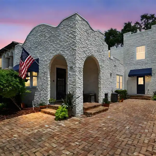 TIMELESS MEDITERRANEAN BEAUTY IN PRIME LOCATION