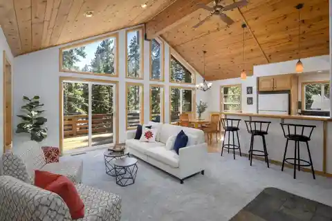 Modern Mountain Home a Block to the Lake