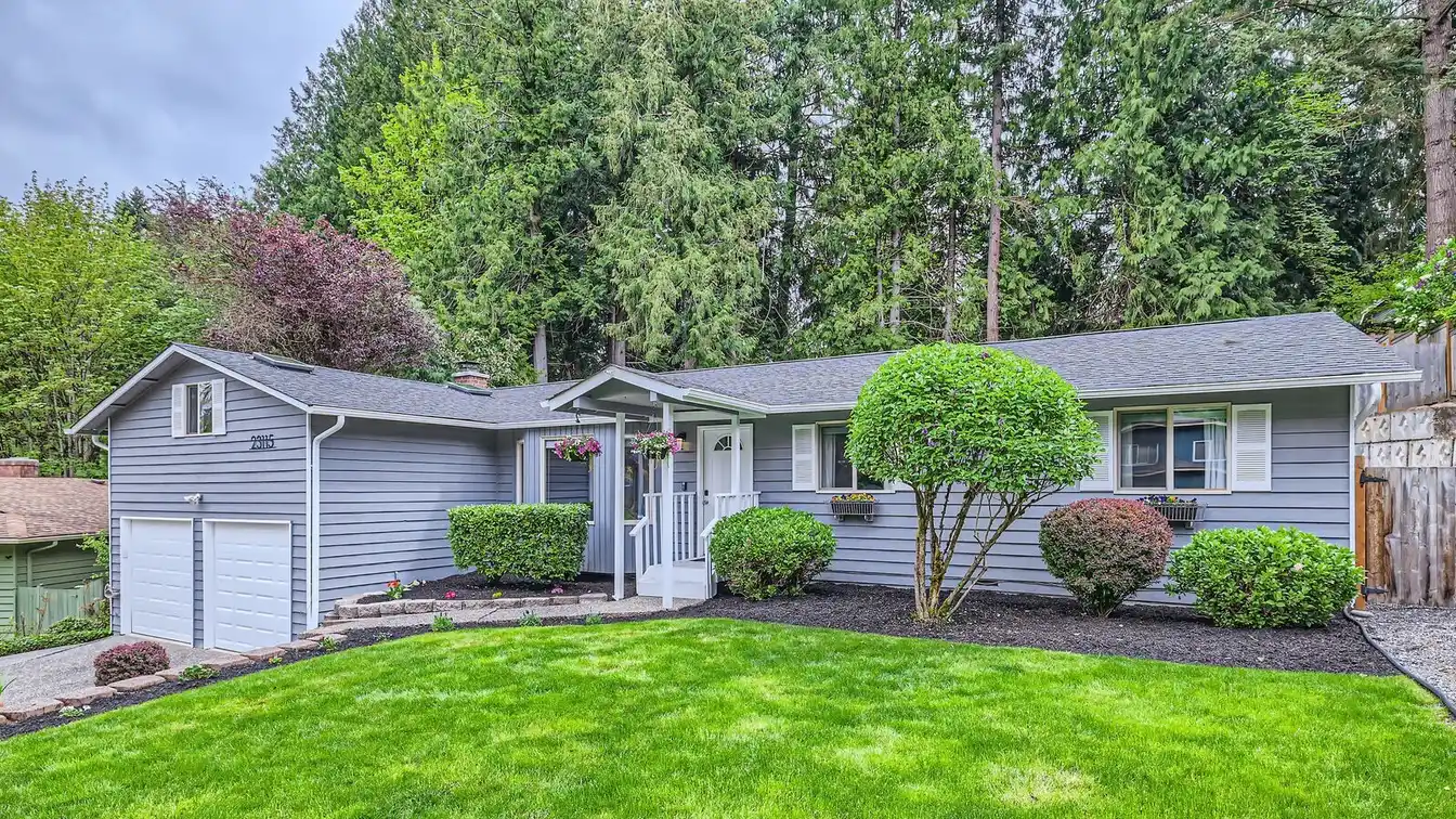 Beautifully Updated Open-plan Home