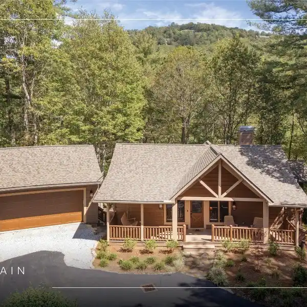 IMPECCABLY MAINTAINED AND MOVE-IN-READY CABIN