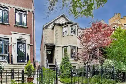 Modern Lincoln Park Home with Open Floorplan