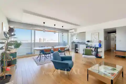 Renovated Spacious Living with Balcony Access