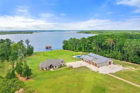 Sprawling Lake Palestine Legacy Estate
