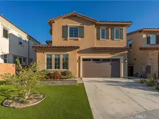 Gorgeous Light-Filled Home in the Luxurious Hillcrest Community