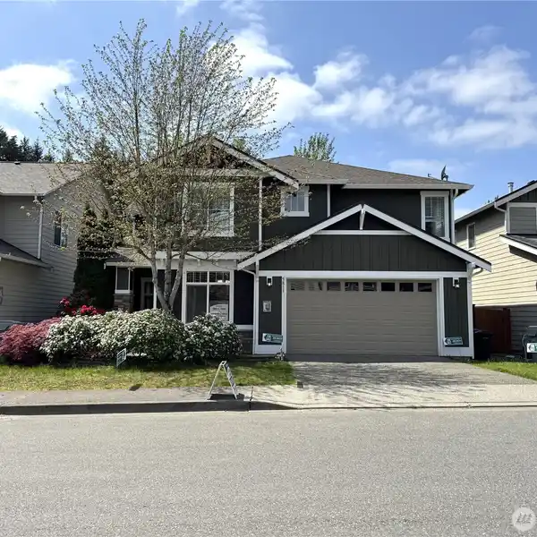 HIGH-QUALITY HOME IN MAPLEWOOD ESTATE COMMUNITY