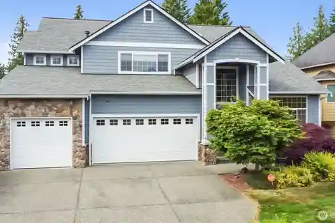 Beautifully Updated Home Combining Elegance and Comfort