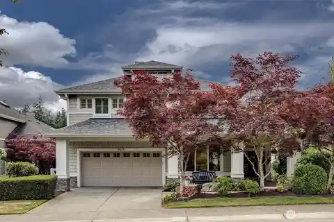 Charming Craftsman Design Meets Modern Comfort
