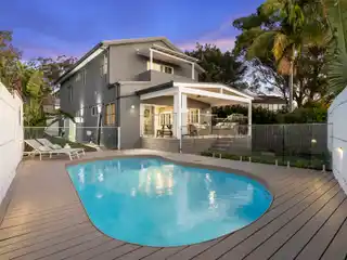 Beautiful Residence on a Tranquil Cul-De-Sac