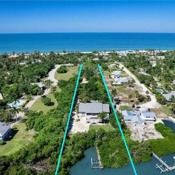 CHARMING OLD FLORIDA-STYLE MAIN HOUSE