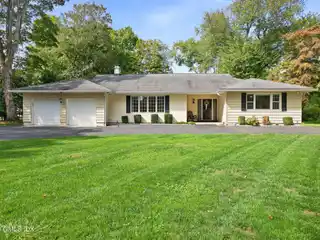 Inviting Ranch in a Great Location