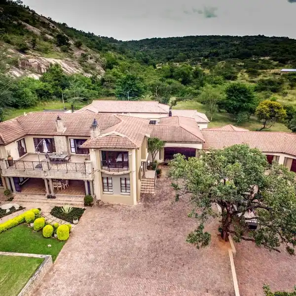 STATELY MANSION IN LA ROI ESTATE