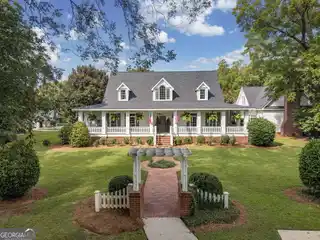 Private Farm Oasis on 12 Acres