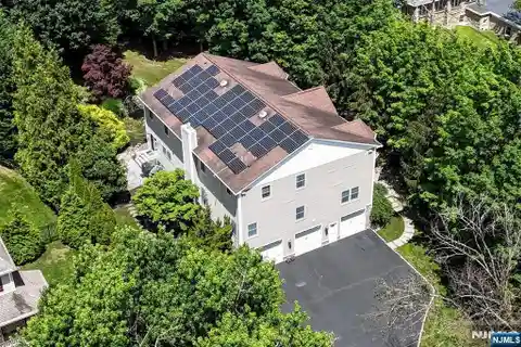 Spacious Custom Home on a Cul-De-Sac Street