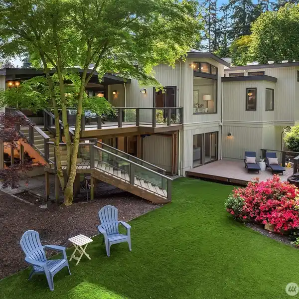 ELEGANTLY REBUILT RESIDENCE IN KILLARNEY CIRCLE