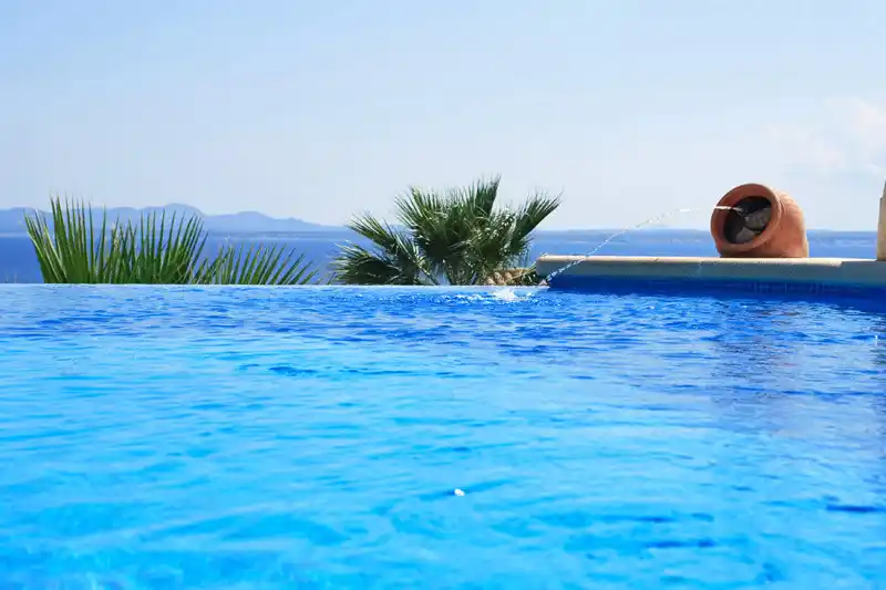 Excellent Villa with Fabulous Sea Views