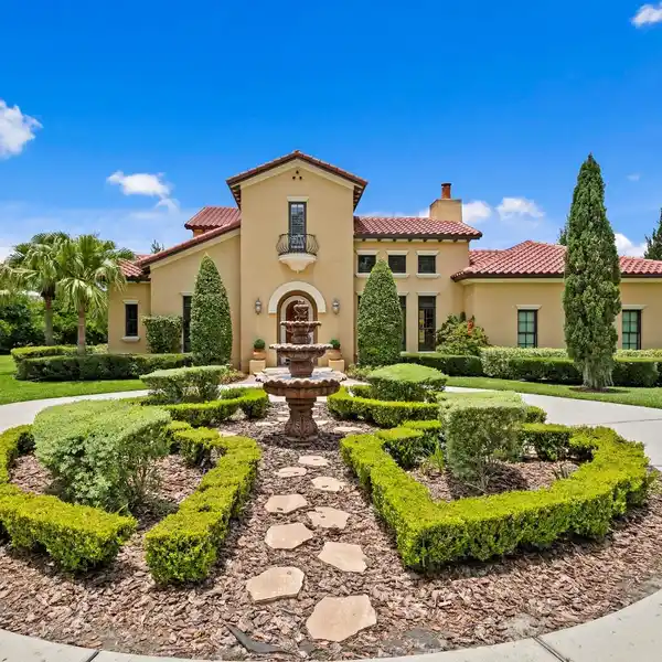 TURNKEY HOME ON A PRIVATE ESTATE LOT
