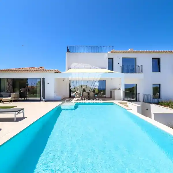 DETACHED VILLA WITH PANORAMIC SEA VIEWS