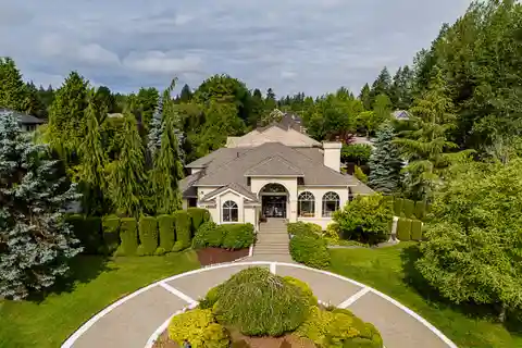 Luxurious Family Estate