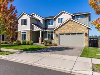 Luxury and Functionality in the Gated Enclave of Ten Trails