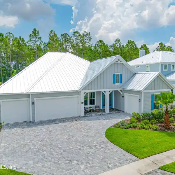 RESORT-STYLE LIVING IN BEACHWALK