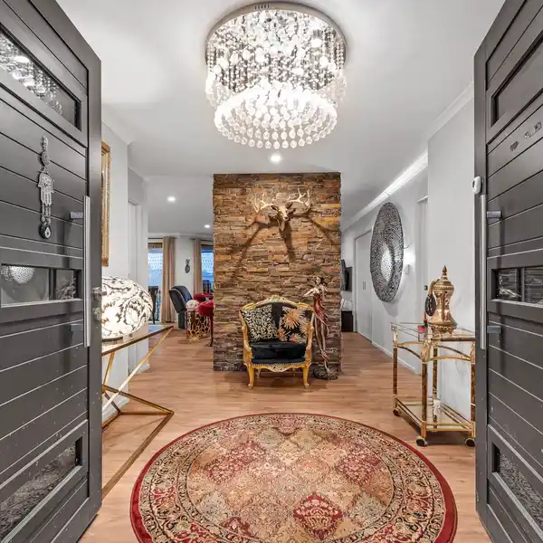 GRAND MULTI-GENERATION FAMILY HOME
