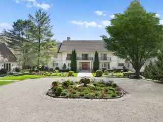 Gated Eight-Acre Showcase