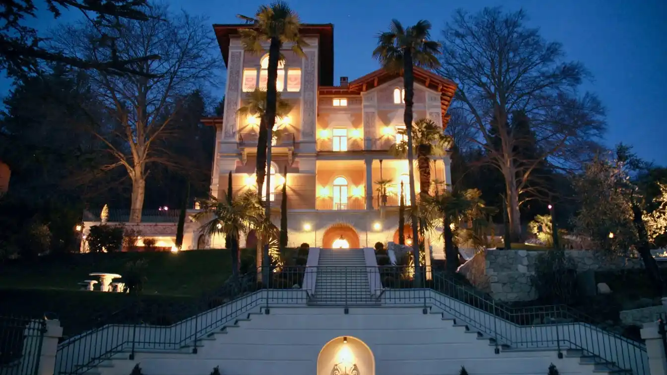 Grand Luxury Home with Amazing Views