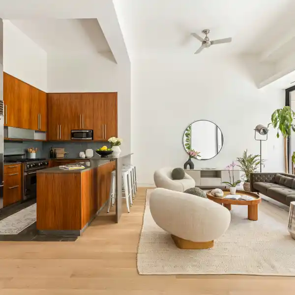 UNIQUE LOFTY HOME WITH MODERN DESIGN