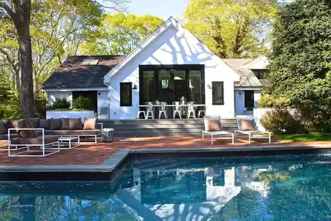 Sophisticated and Elegant Family Home on Beautifully Landscaped Grounds