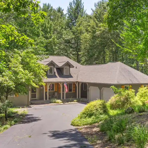 UPDATED RESIDENCE IN BURLINGAME COUNTRY CLUB