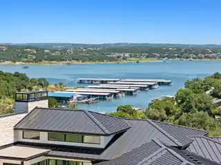 Breathtaking Modern Residence in the Heart of Lakeway