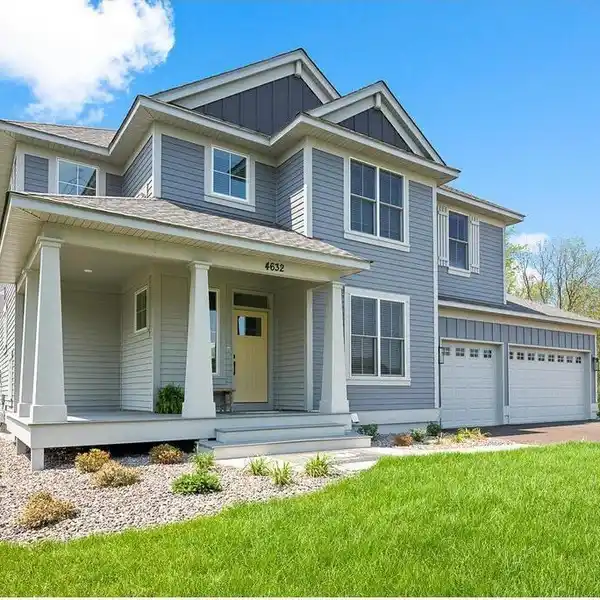 CHARMING AND ROOMY HOME