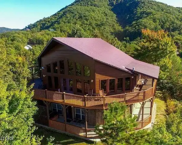 ULTIMATE MOUNTAIN ESCAPE IN WEARS VALLEY