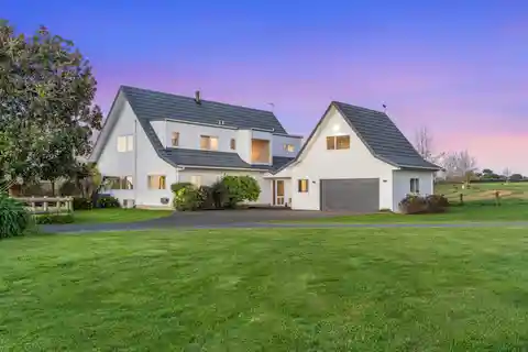 Country Living with Parklike Views