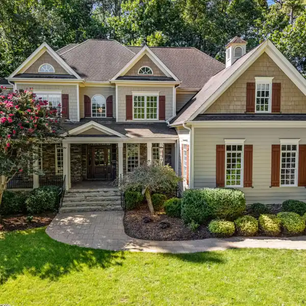 STUNNING CUSTOM EXECUTIVE HOME