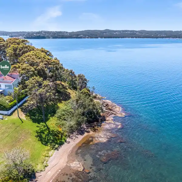 MAGNIFICENT WATERFRONT RESIDENCE