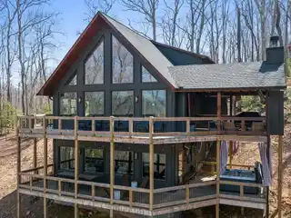 Extraordinary Modern Mountain Cabin