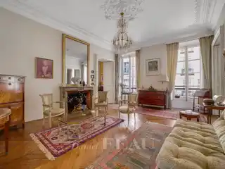 Full-Floor Apartment in a Private Period Mansion