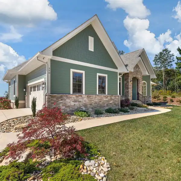 REIMAGINED MOUNTAIN MANOR