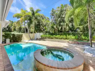 Luxury Coastal Living in the Moorings