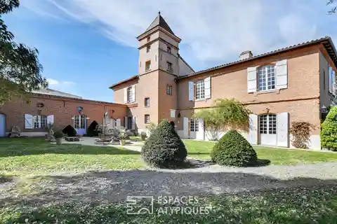 Spacious Estate Minutes from Transit