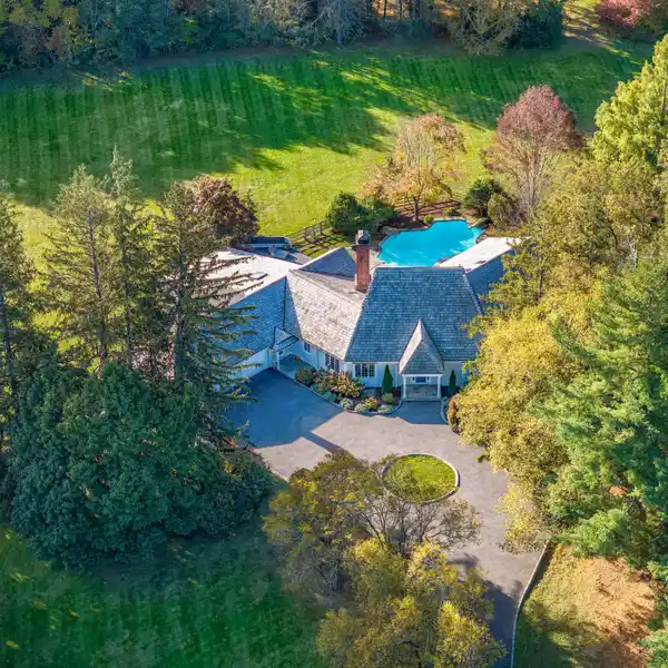 REYNWOOD MANOR IN COVETED BACK COUNTRY GREENWICH