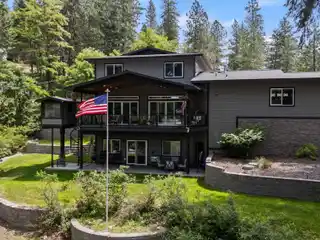 Year-Round Lake Living Dream