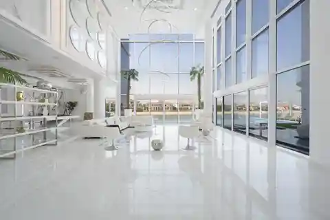 Custom Turnkey Mansion on the Fronds of Palm Jumeirah