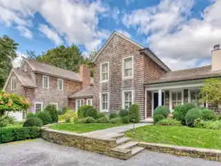 Elegant Home on a Quiet Cul-De-Sac