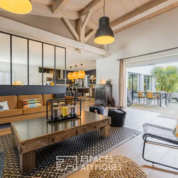 CONTEMPORARY HOME ON A PRIVATE CUL-DE-SAC