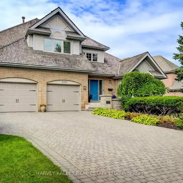 IMMACULATE HOME IN PRESTIGIOUS CREDIT MILLS