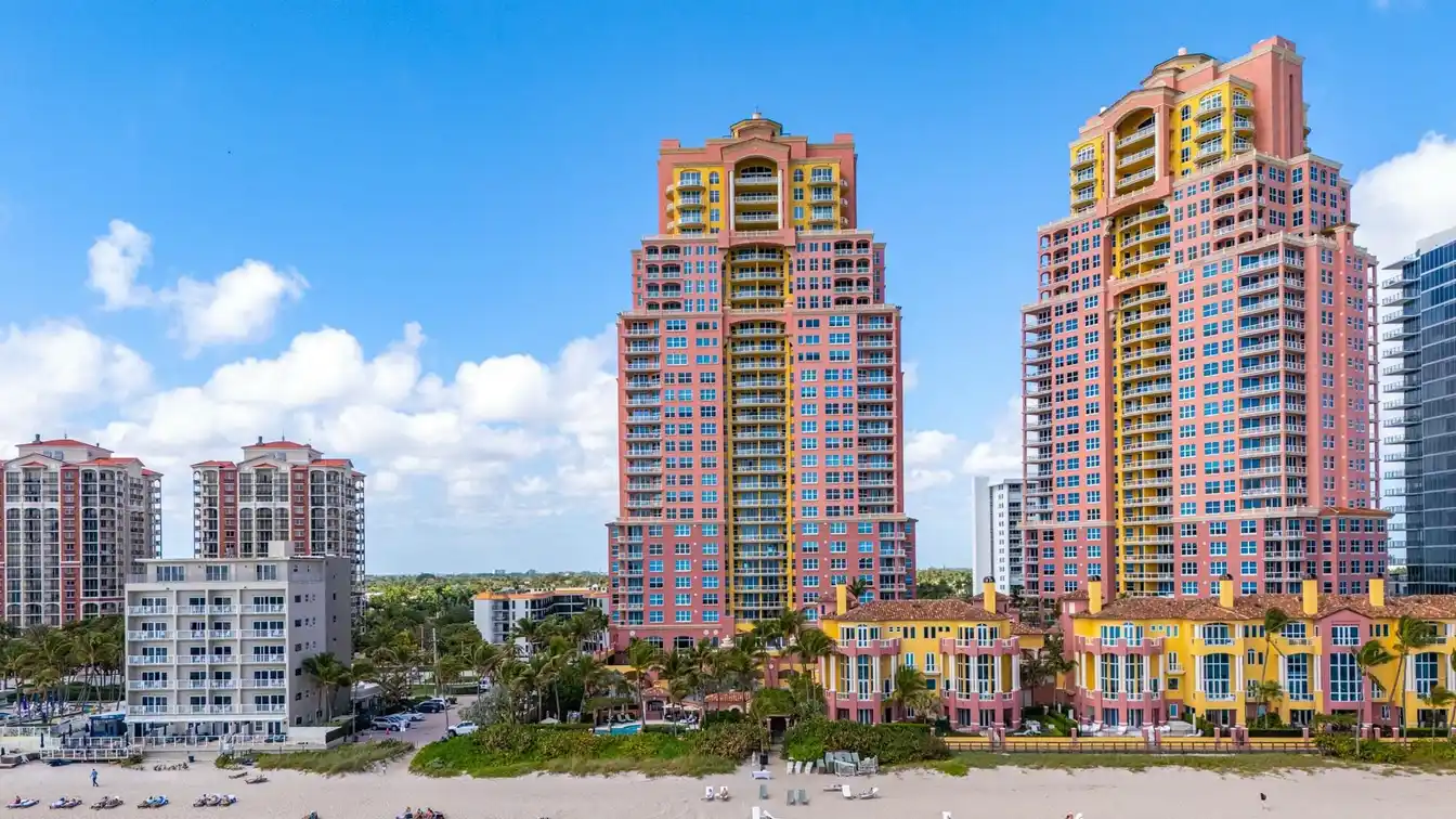Renovated Penthouse at the Palms in Fort Lauderdale