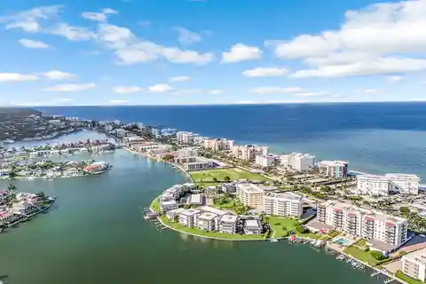Naples Moorings Condo Steps from Beach
