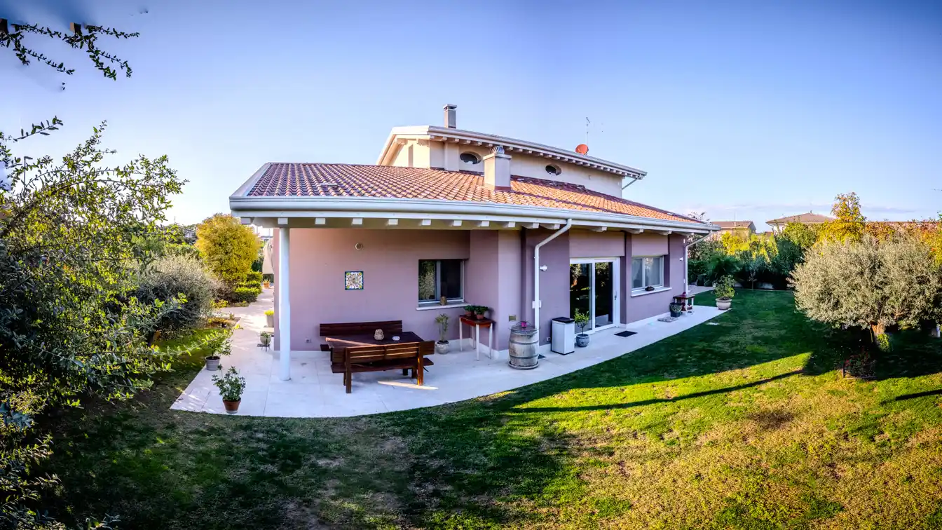 Prestigious Villa for Sale Energy Class A4 in Verona Oppeano